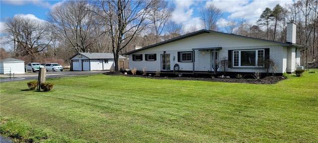 8229 #3 Highway, House detached with 3 bedrooms, 1 bathrooms and 10 parking in Haldimand County ON | Image 2