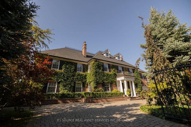 246 Riverside Dr, House detached with 6 bedrooms, 6 bathrooms and 10 parking in Toronto ON | Image 12