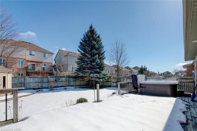 1002 Gabor Street, House detached with 3 bedrooms, 3 bathrooms and 4 parking in London ON | Image 38