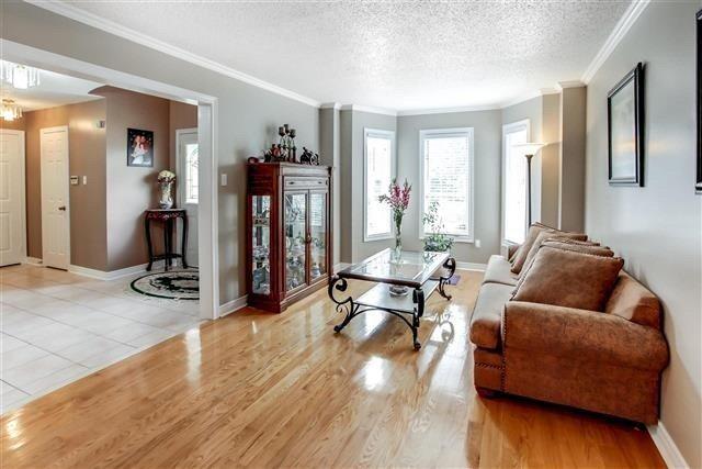 855 Bramble Crt, House detached with 4 bedrooms, 4 bathrooms and 6 parking in Mississauga ON | Image 4