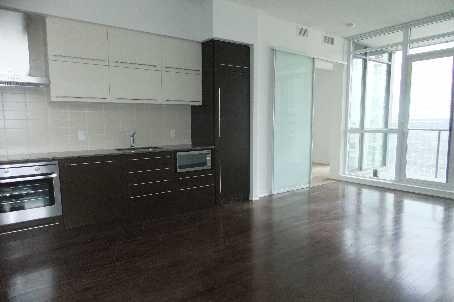 2706 - 770 Bay St, Condo with 2 bedrooms, 2 bathrooms and 1 parking in Toronto ON | Image 25