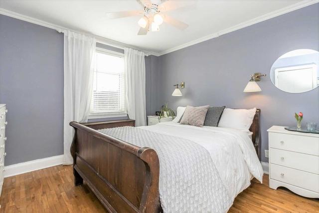 59 Emerald Cres, House semidetached with 3 bedrooms, 2 bathrooms and 2 parking in Toronto ON | Image 6