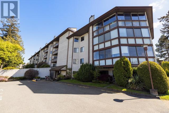 405 - 69 Gorge Rd W, Condo with 2 bedrooms, 2 bathrooms and 1 parking in Saanich BC | Image 23