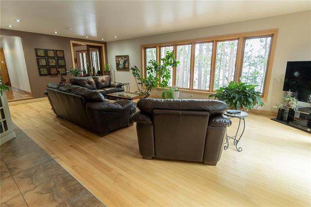 326 Kopernik Road, House detached with 3 bedrooms, 3 bathrooms and 10 parking in Madawaska Valley ON | Image 13