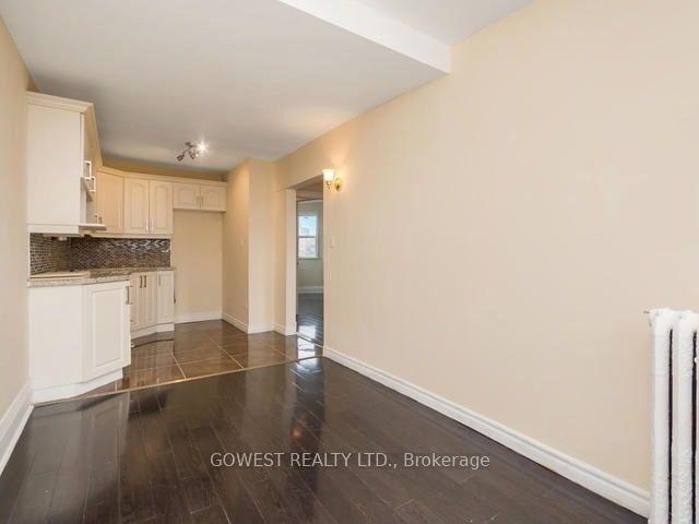 2011 Dundas St W, House detached with 7 bedrooms, 5 bathrooms and 4 parking in Toronto ON | Image 8