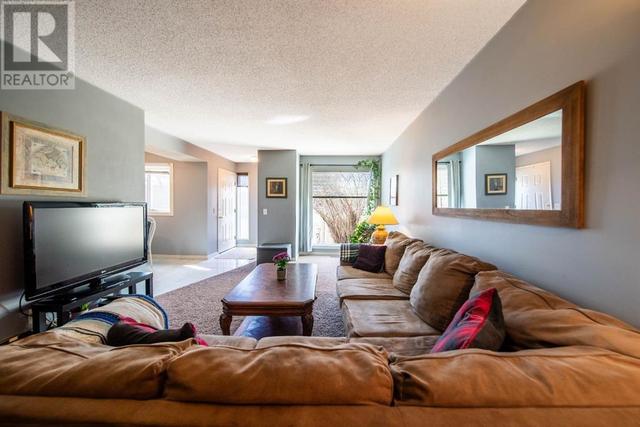 70, - 14736 Deerfield Drive Se, House attached with 2 bedrooms, 1 bathrooms and 2 parking in Calgary AB | Image 6