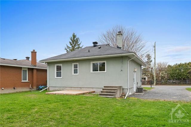 1745 Fisher Avenue, House detached with 3 bedrooms, 2 bathrooms and 6 parking in Ottawa ON | Image 30