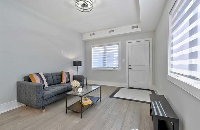 unite 2 - 131 Brock Ave, House semidetached with 2 bedrooms, 1 bathrooms and 0 parking in Toronto ON | Image 6