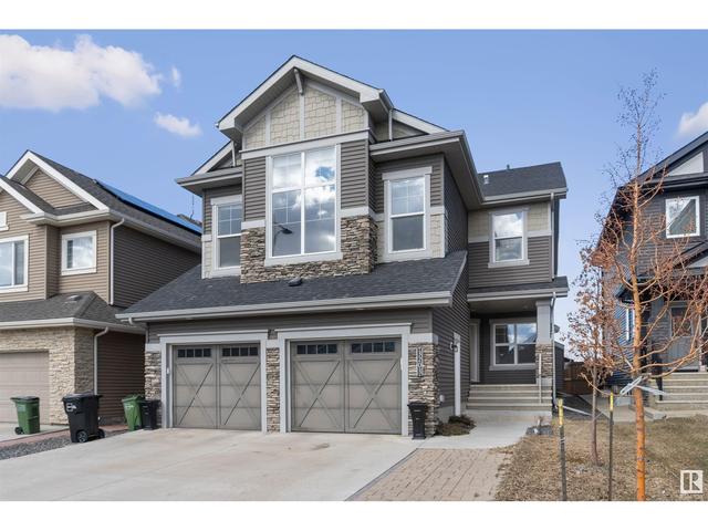 3203 Winspear Cr Sw, House detached with 3 bedrooms, 2 bathrooms and 2 parking in Edmonton AB | Card Image