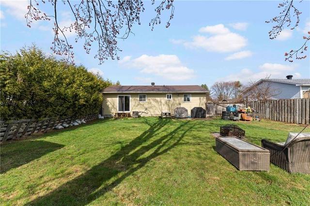 1112 Boundary Road W, House detached with 5 bedrooms, 2 bathrooms and 3 parking in Pembroke ON | Image 7