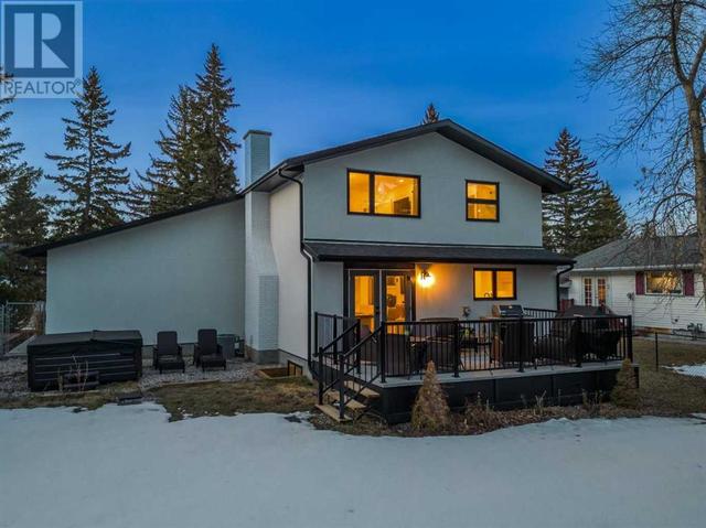 22 Varcove Place Nw, House detached with 4 bedrooms, 3 bathrooms and 4 parking in Calgary AB | Image 18