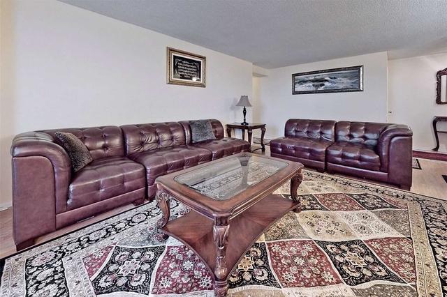 1712 - 18 Knight Bridge Rd, Condo with 3 bedrooms, 2 bathrooms and 1 parking in Brampton ON | Image 7