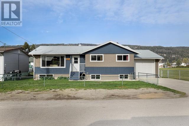1805 Pete Street, House detached with 5 bedrooms, 2 bathrooms and 3 parking in Enderby BC | Image 1