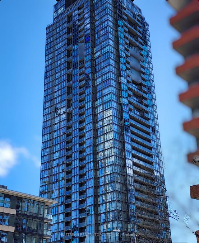 706 - 15 Fort York Blvd W, Condo with 2 bedrooms, 2 bathrooms and 1 parking in Toronto ON | Image 8