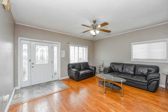 1 Amherst Ave, House detached with 3 bedrooms, 2 bathrooms and 4 parking in Toronto ON | Image 8