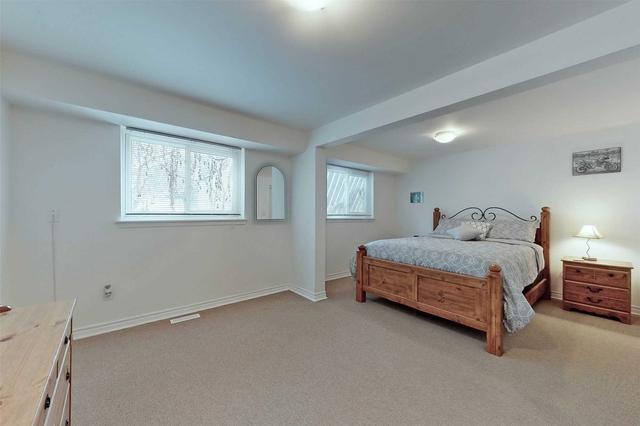 430 Harcourt Dr, House semidetached with 3 bedrooms, 2 bathrooms and 4 parking in Oshawa ON | Image 8