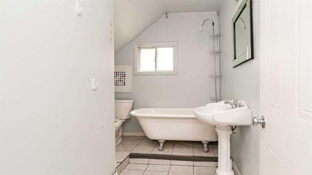 212 Belmont Ave, House detached with 2 bedrooms, 2 bathrooms and 2 parking in Hamilton ON | Image 19