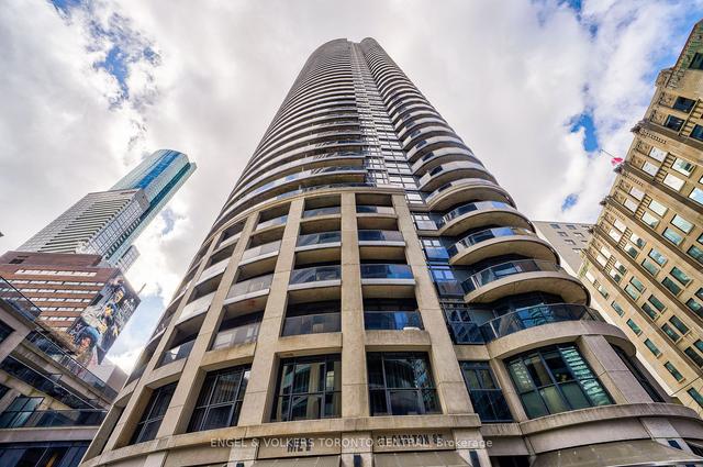 1710 - 21 Carlton St, Condo with 2 bedrooms, 2 bathrooms and 1 parking in Toronto ON | Image 13