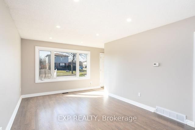 45 Markham Cres, House detached with 3 bedrooms, 2 bathrooms and 3 parking in Hamilton ON | Image 12