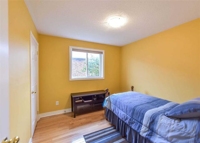 20 Jackson St, House detached with 2 bedrooms, 2 bathrooms and 3 parking in Barrie ON | Image 16