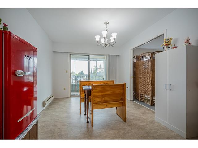 32 - 6467 197 Street, House attached with 3 bedrooms, 2 bathrooms and 2 parking in Langley BC | Image 16