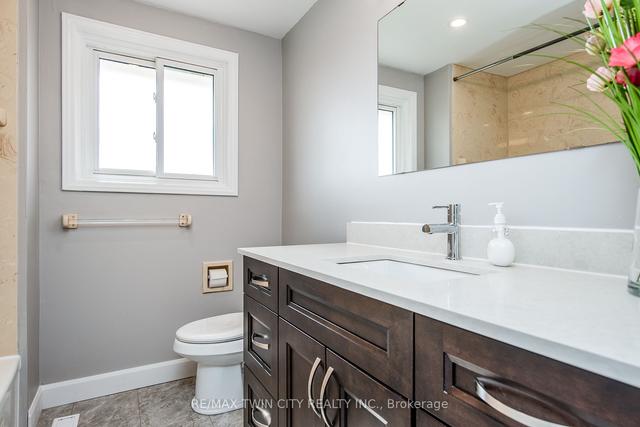 176 Pinedale Dr, House semidetached with 3 bedrooms, 2 bathrooms and 3 parking in Kitchener ON | Image 22