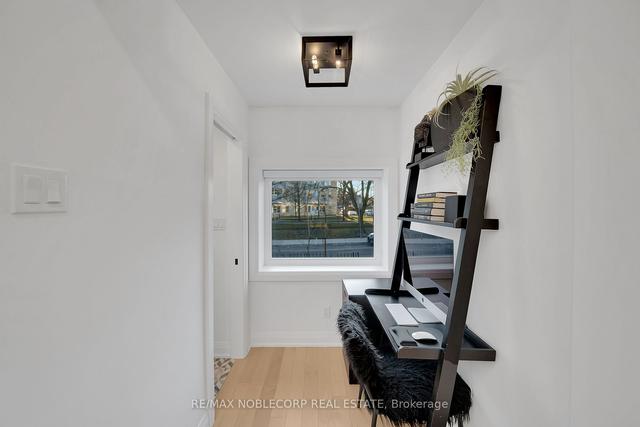 299 Shaw St, House semidetached with 3 bedrooms, 3 bathrooms and 4 parking in Toronto ON | Image 38