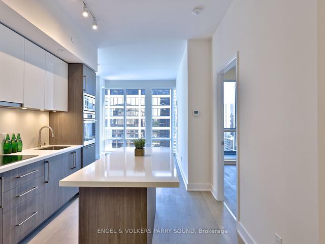 1808 - 88 Cumberland St, Condo with 2 bedrooms, 2 bathrooms and 1 parking in Toronto ON | Image 20