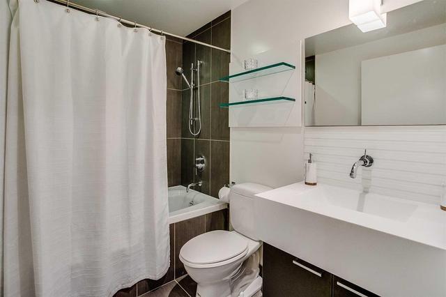 Ph1007 - 55 Stewart St, Condo with 2 bedrooms, 2 bathrooms and 1 parking in Toronto ON | Image 16
