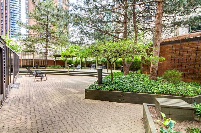 2105 - 1166 Bay St, Condo with 2 bedrooms, 2 bathrooms and 2 parking in Toronto ON | Image 27