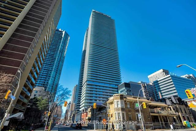 607 - 50 Charles St E, Condo with 1 bedrooms, 1 bathrooms and 0 parking in Toronto ON | Image 1