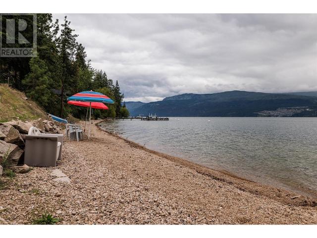 17824 Juniper Cove Road, House detached with 3 bedrooms, 3 bathrooms and 4 parking in Lake Country BC | Image 17