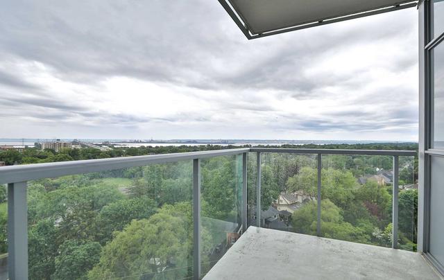 1203 - 551 Maple Ave, Condo with 3 bedrooms, 2 bathrooms and 2 parking in Burlington ON | Image 3
