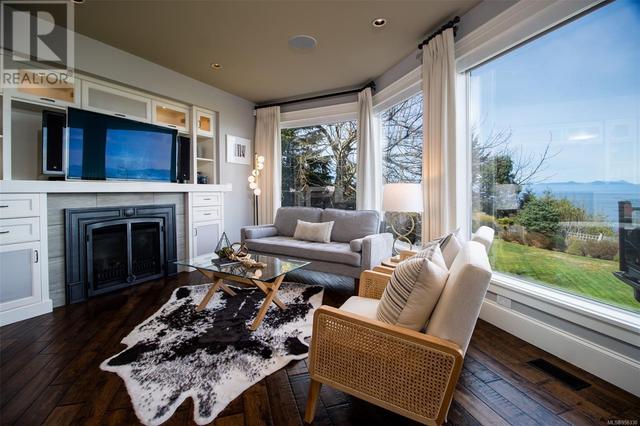 5998 Icarus Dr, House detached with 3 bedrooms, 5 bathrooms and 4 parking in Nanaimo BC | Image 5