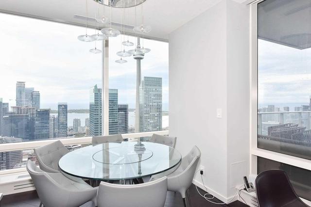 5001 - 180 University Ave, Condo with 2 bedrooms, 3 bathrooms and 2 parking in Toronto ON | Image 12