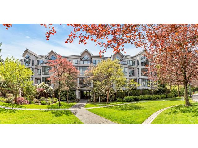 307 - 175 E 10th Street, Condo with 2 bedrooms, 1 bathrooms and null parking in North Vancouver BC | Card Image