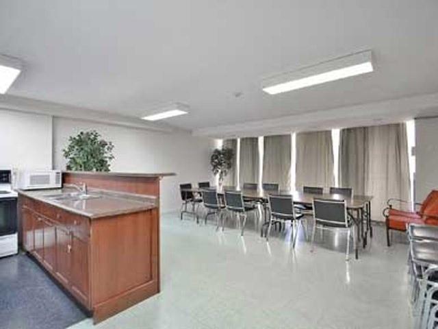 2101 - 4 Kings Cross Rd, Condo with 3 bedrooms, 2 bathrooms and 2 parking in Brampton ON | Image 12