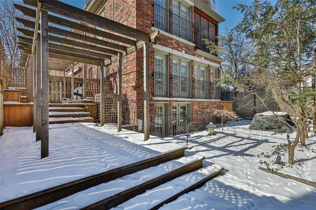 35f Spruce St, House attached with 2 bedrooms, 3 bathrooms and 2 parking in Toronto ON | Image 27