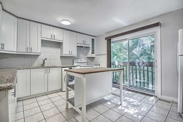 upper - 370 Jones Ave, House detached with 3 bedrooms, 1 bathrooms and 1 parking in Toronto ON | Image 14