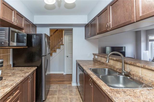 431 Dusk Private, Townhouse with 3 bedrooms, 2 bathrooms and 3 parking in Ottawa ON | Image 6