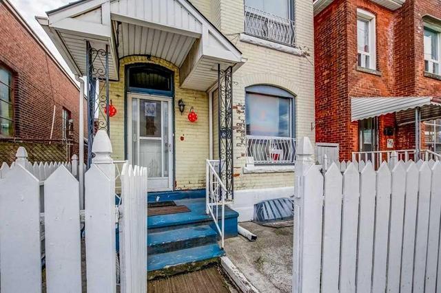 608 Barton St E, House detached with 3 bedrooms, 2 bathrooms and 3 parking in Hamilton ON | Image 5