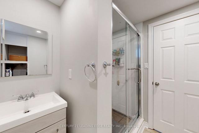 3 Amberley Dr, House detached with 3 bedrooms, 4 bathrooms and 5 parking in Toronto ON | Image 26