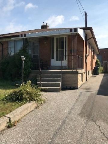 147 Habitant Dr, House semidetached with 3 bedrooms, 2 bathrooms and 2 parking in Toronto ON | Image 1