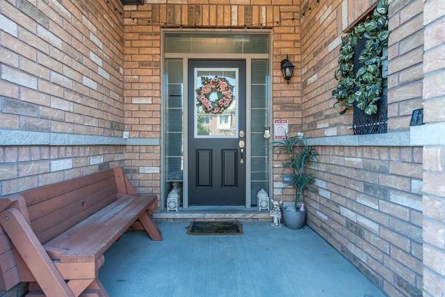 29 Davenfield Circ, House attached with 3 bedrooms, 4 bathrooms and 3 parking in Brampton ON | Image 34