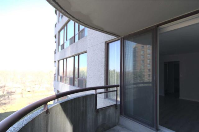 601 - 5785 Yonge St, Condo with 2 bedrooms, 2 bathrooms and 1 parking in Toronto ON | Image 8