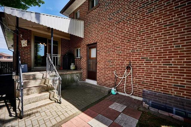 172 Manse Rd, House detached with 3 bedrooms, 4 bathrooms and 6 parking in Toronto ON | Image 23
