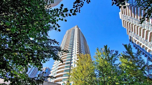 2505 - 23 Hollywood Ave, Condo with 2 bedrooms, 2 bathrooms and 1 parking in Toronto ON | Image 1