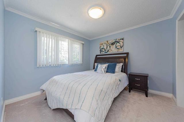 4 Roydawn Crt, House detached with 4 bedrooms, 5 bathrooms and 4 parking in Toronto ON | Image 13