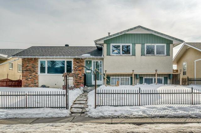 5227 5 Avenue Se, House detached with 5 bedrooms, 1 bathrooms and 2 parking in Calgary AB | Image 1