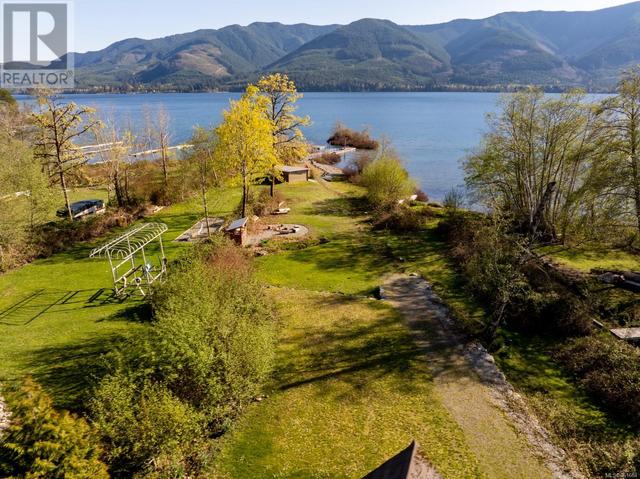 11464 Youbou Rd, House detached with 3 bedrooms, 2 bathrooms and 4 parking in Cowichan Valley I BC | Image 4